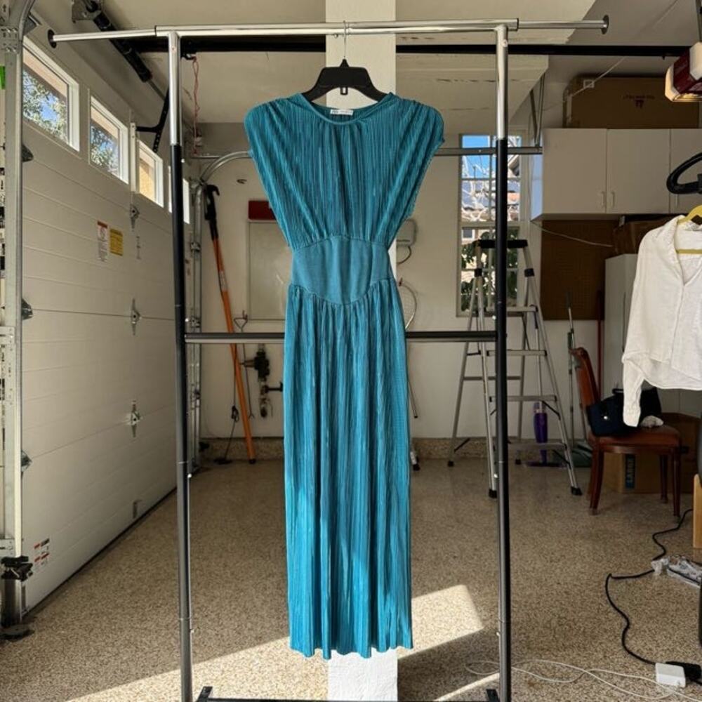 Zara Maxi Dress Womens Small Teal Blue Plissé Pleated Cap Sleeve Smocked Waist